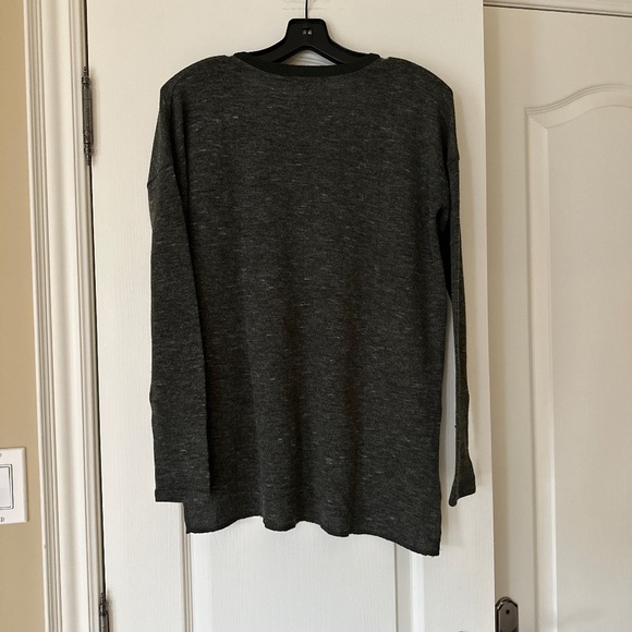 Wilfred Aritzia V Neck Sherbrooke Sweater, Size XS, Green - Picture 11 of 14